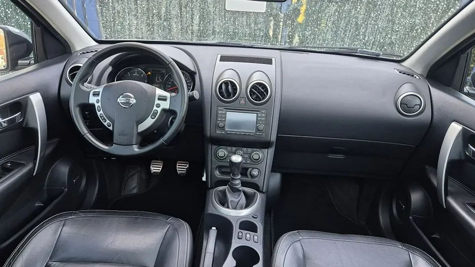 NISSAN Qashqai -
