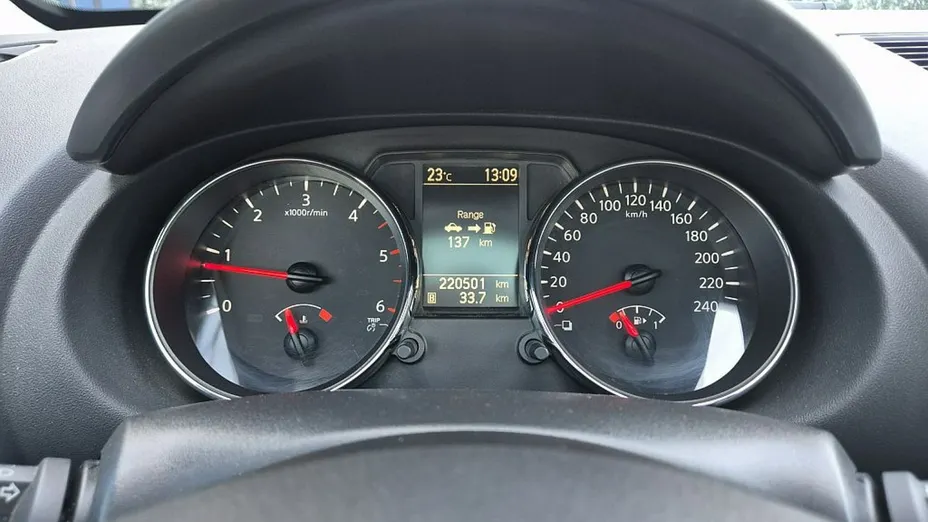 NISSAN Qashqai -