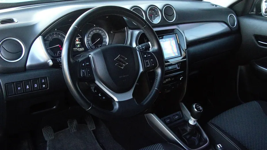 SUZUKI Vitara -