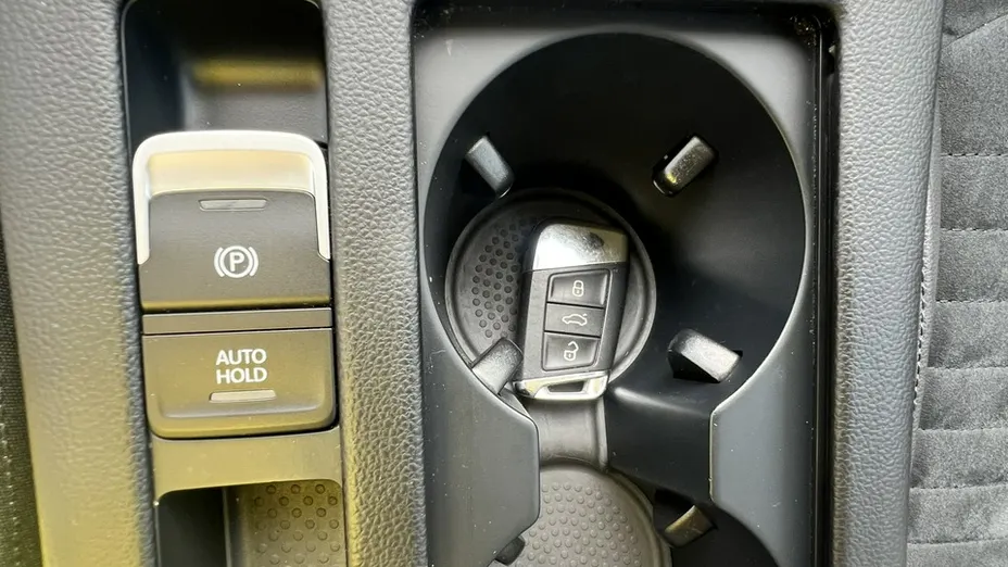 VOLKSWAGEN Passat -