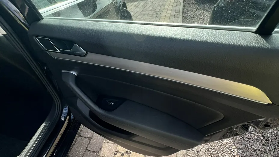 VOLKSWAGEN Passat -