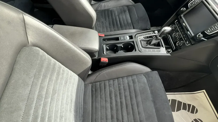 VOLKSWAGEN Passat -