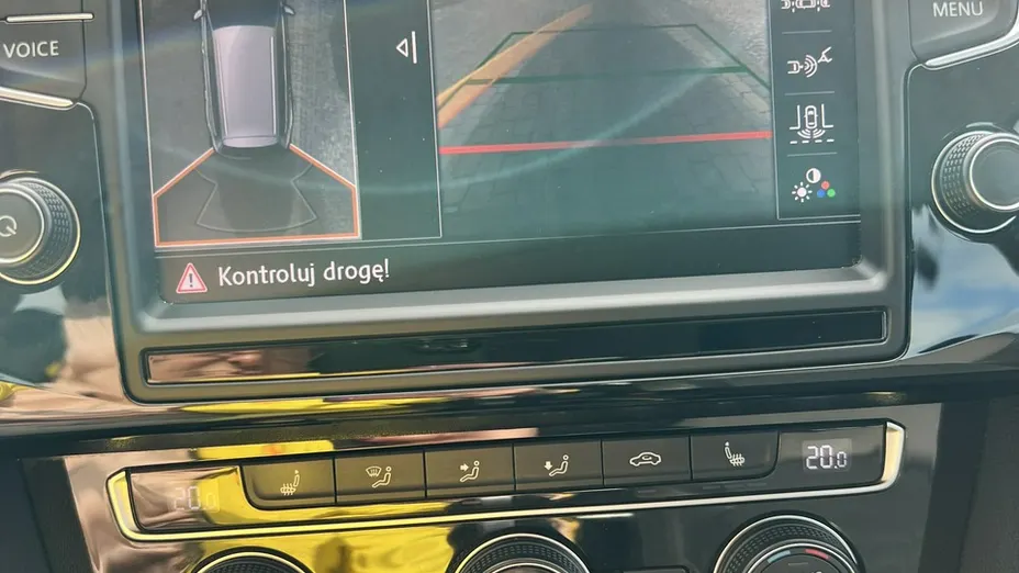 VOLKSWAGEN Passat -