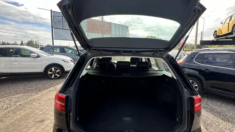 VOLKSWAGEN Passat -