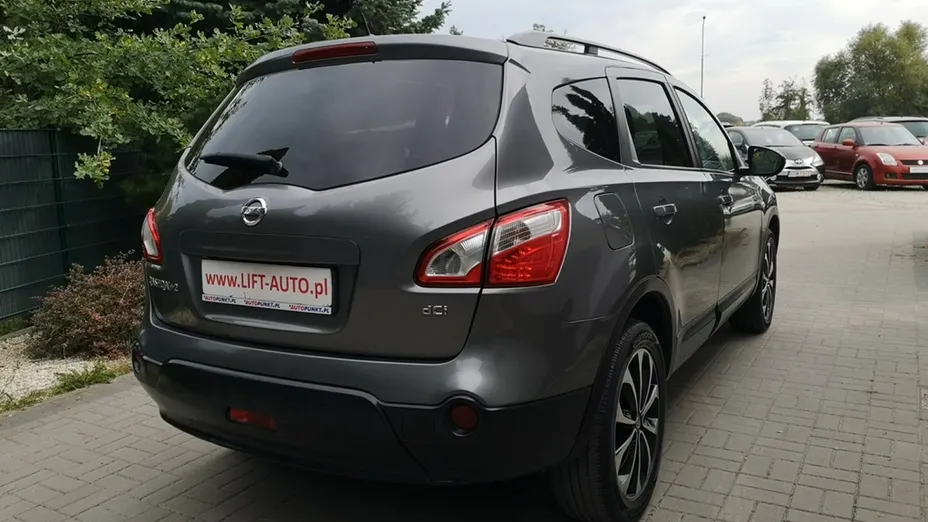 NISSAN Qashqai+2 -