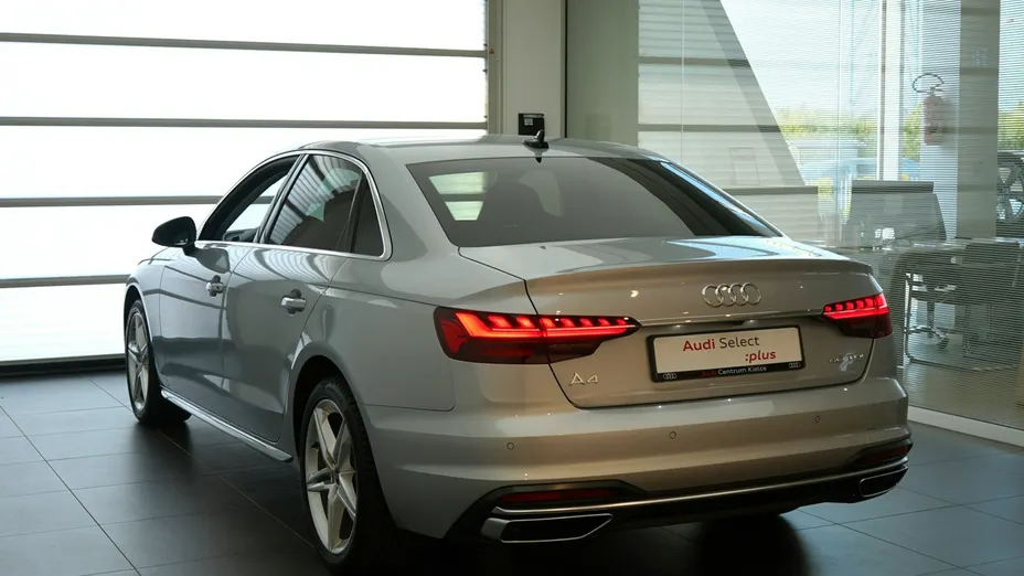 AUDI A4 -