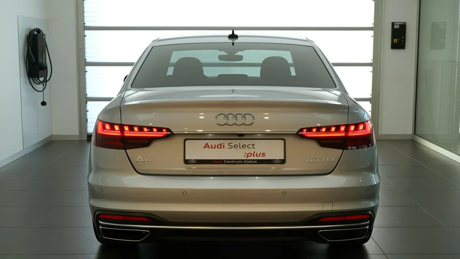 AUDI A4 -
