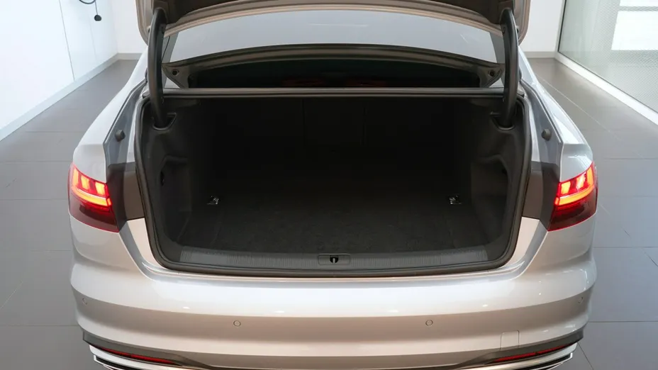 AUDI A4 -