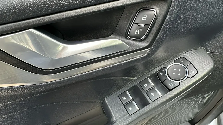 FORD Kuga -