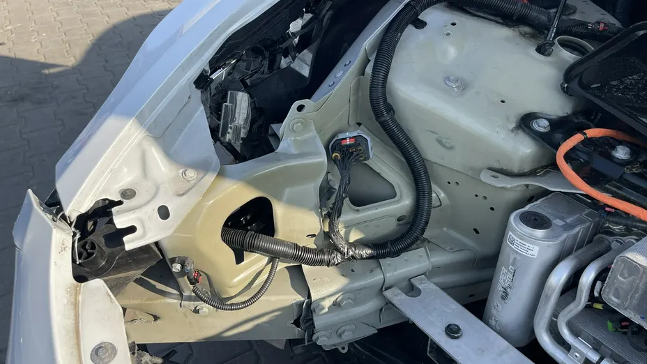 TESLA Model Y -