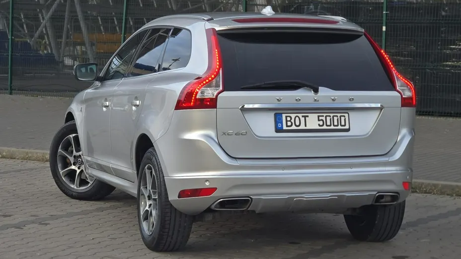 VOLVO XC60 -