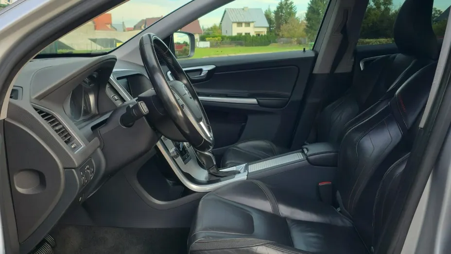 VOLVO XC60 -