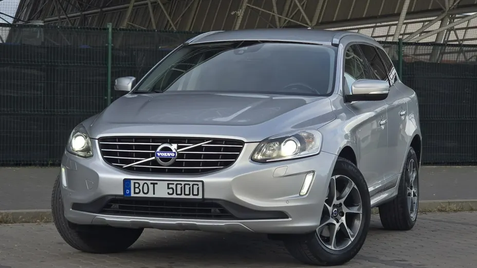 VOLVO XC60 -
