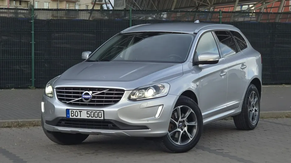 VOLVO XC60 -