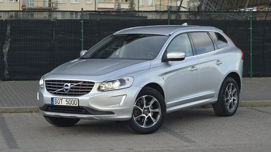VOLVO XC60 -
