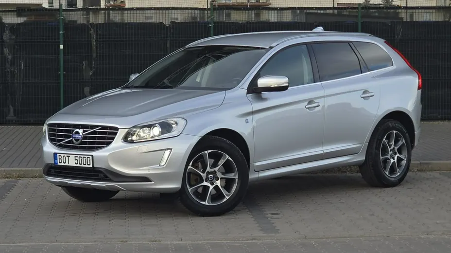 VOLVO XC60 -