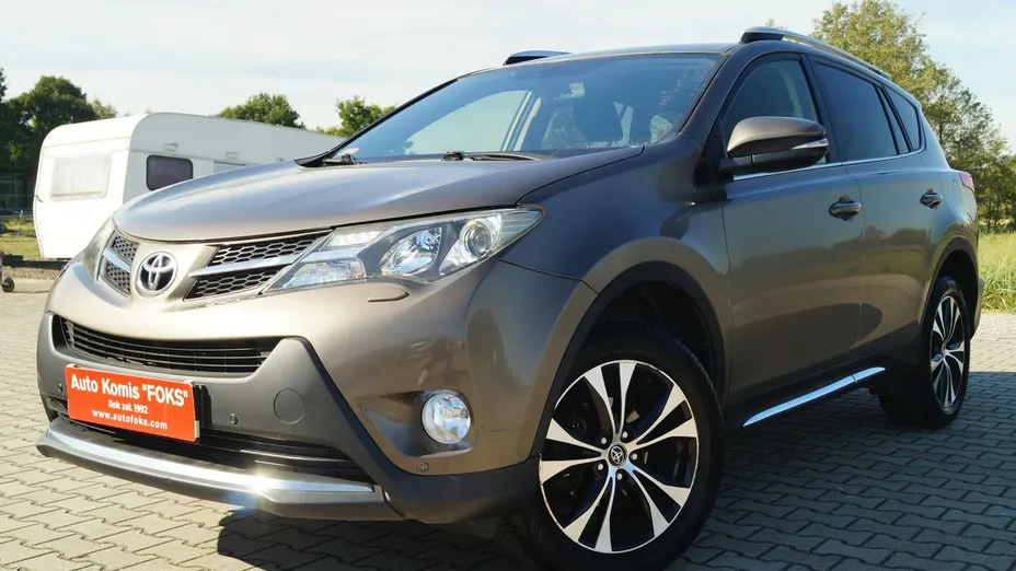 TOYOTA RAV4 -