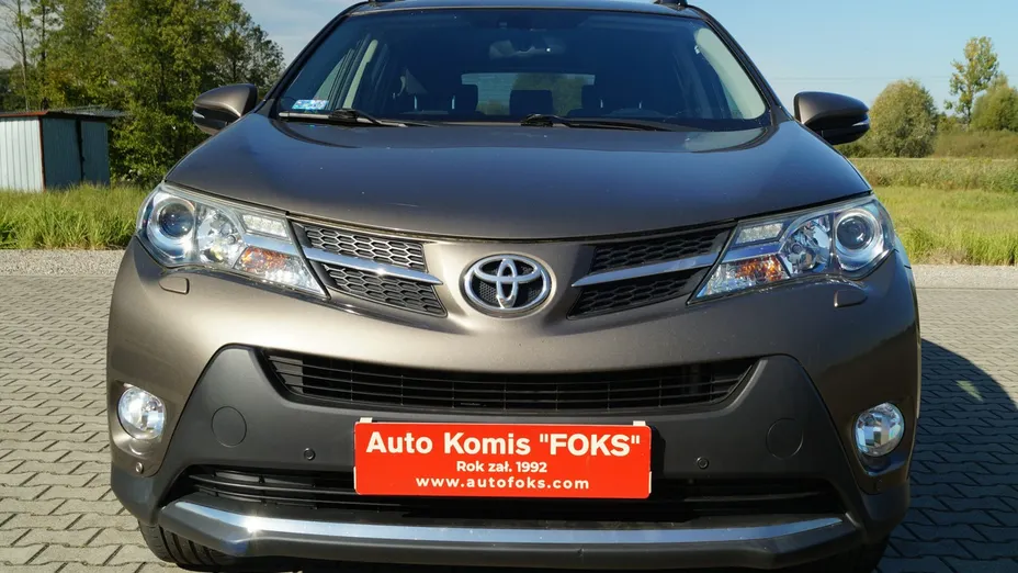 TOYOTA RAV4 -