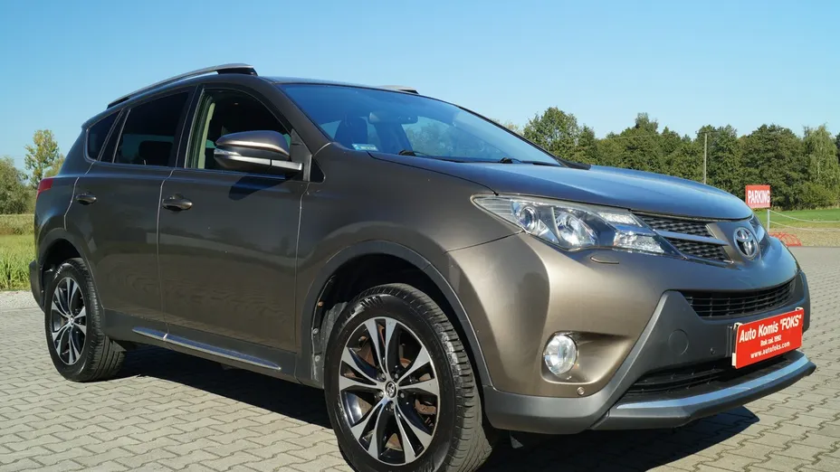 TOYOTA RAV4 -