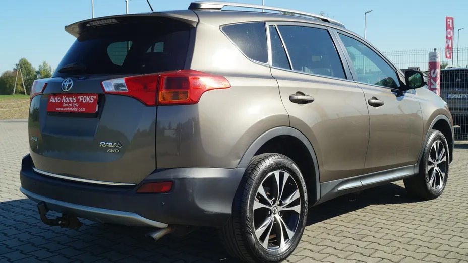 TOYOTA RAV4 -