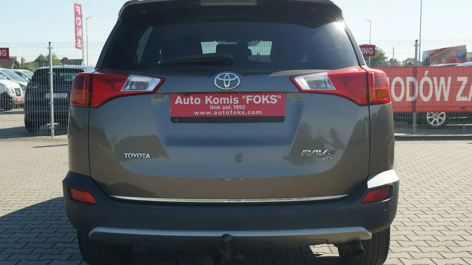 TOYOTA RAV4 -