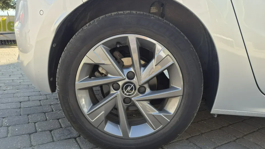 OPEL Corsa -
