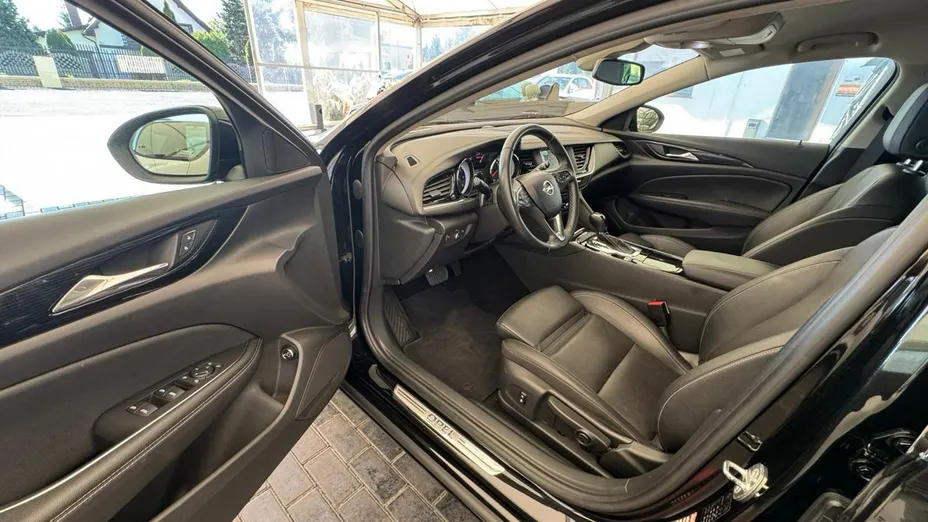 OPEL Insignia -