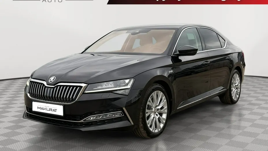 SKODA Superb -