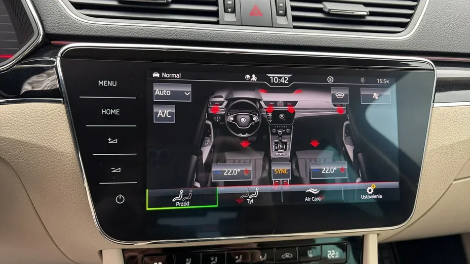 SKODA Superb -