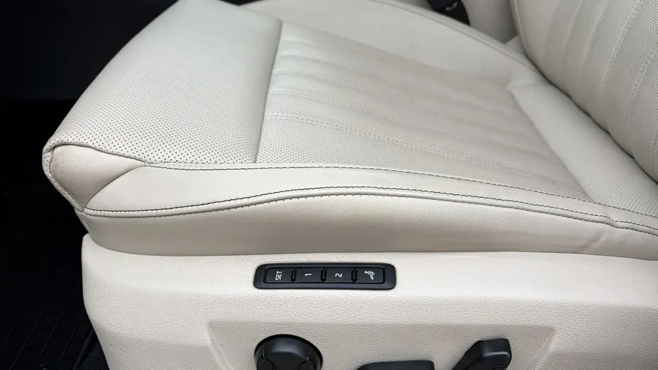 SKODA Superb -