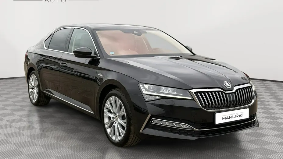SKODA Superb -