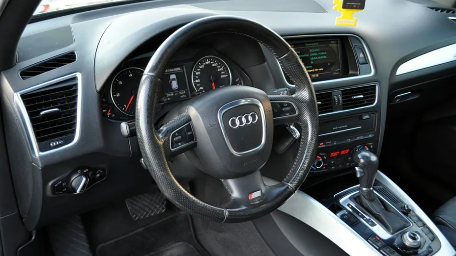 AUDI Q5 -