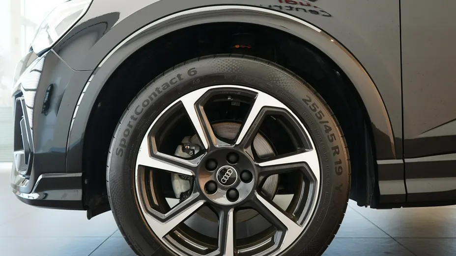 AUDI Q3 Sportback -