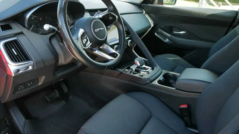 JAGUAR E-Pace -