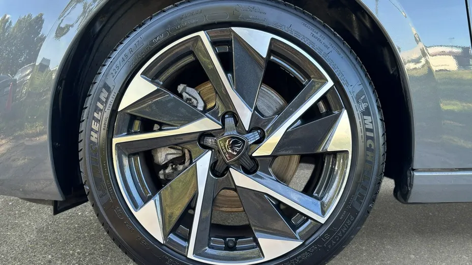 PEUGEOT 308 -
