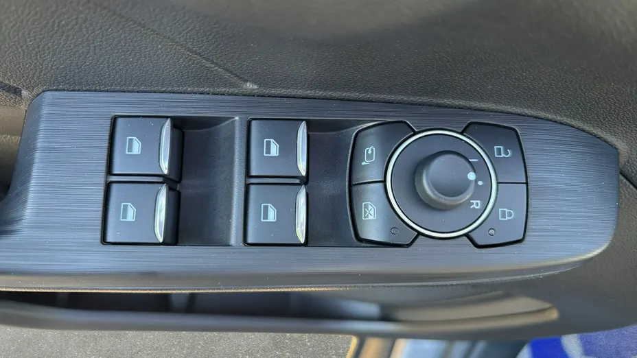 FORD Kuga -