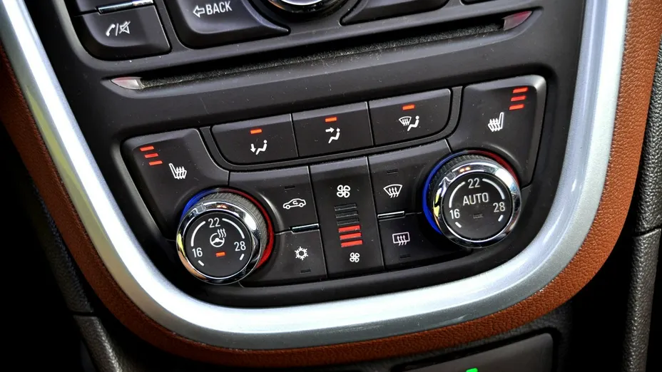 OPEL Mokka -