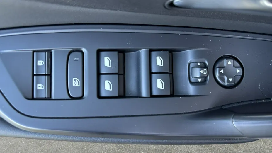 PEUGEOT 308 -