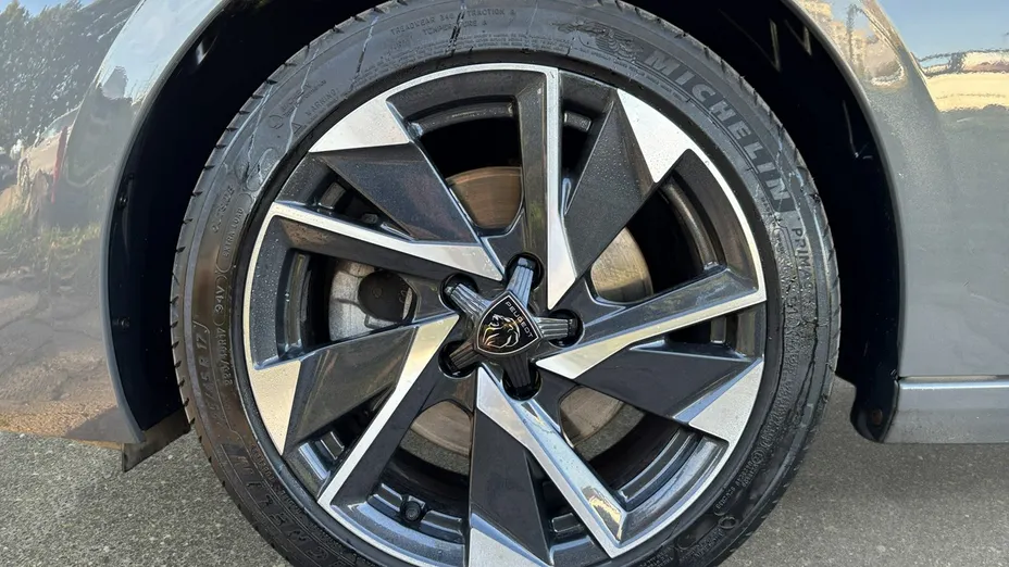 PEUGEOT 308 -