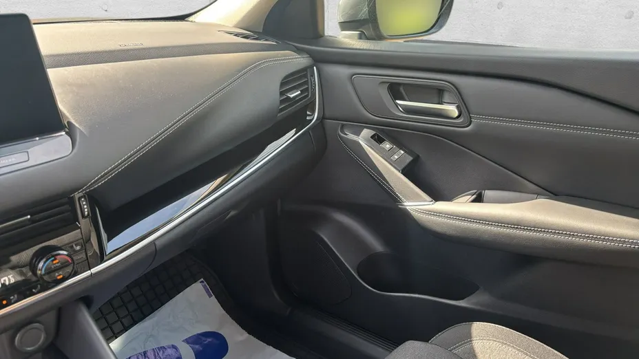 NISSAN Qashqai -