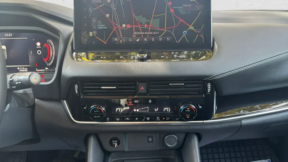 NISSAN Qashqai -
