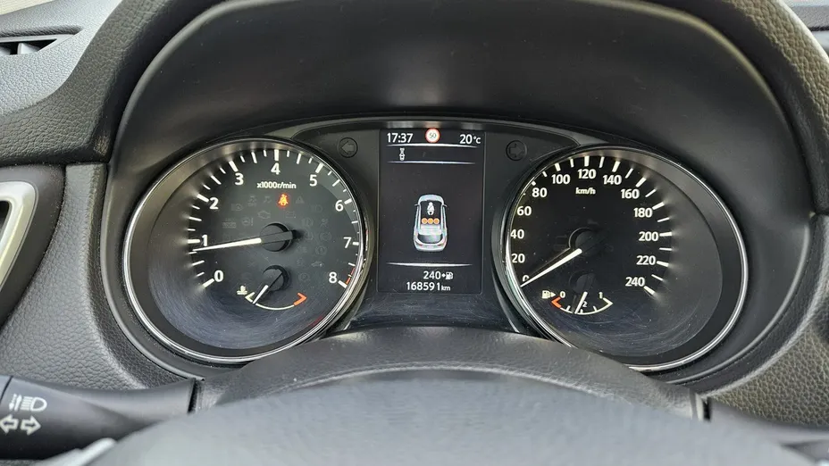 NISSAN Qashqai -