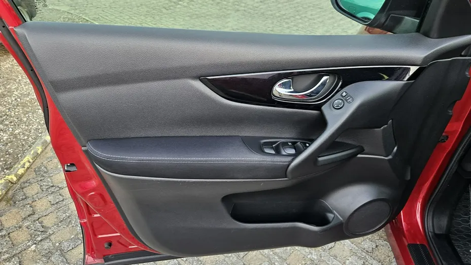 NISSAN Qashqai -