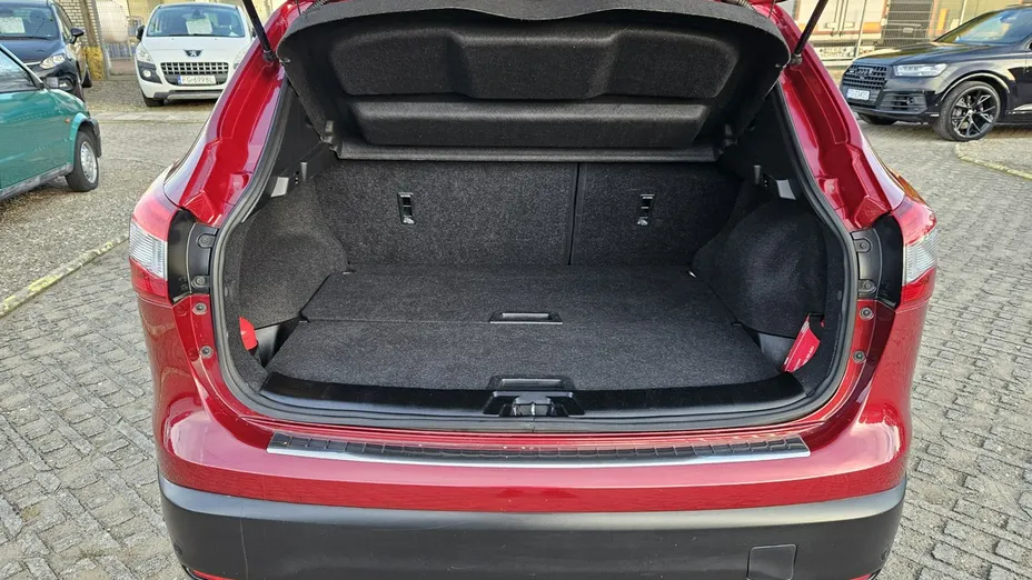 NISSAN Qashqai -