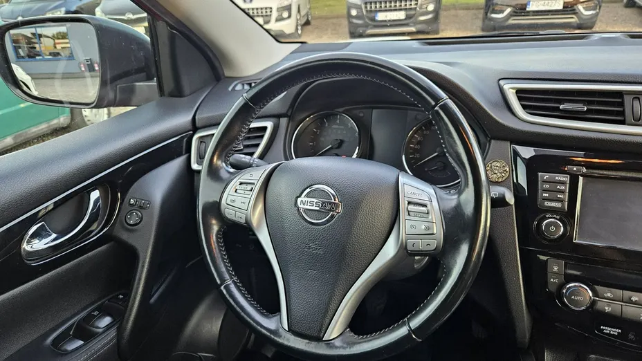 NISSAN Qashqai -