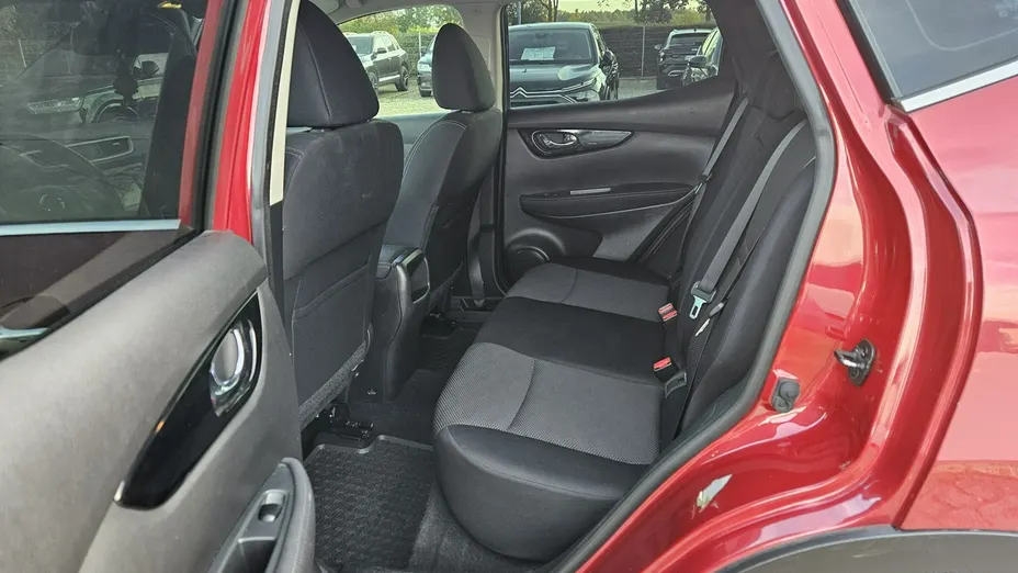 NISSAN Qashqai -