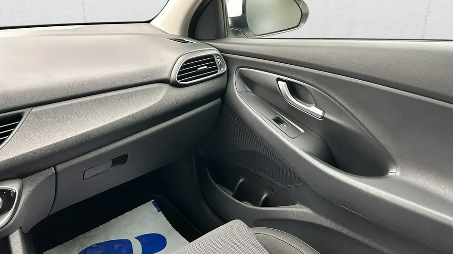HYUNDAI i30 -