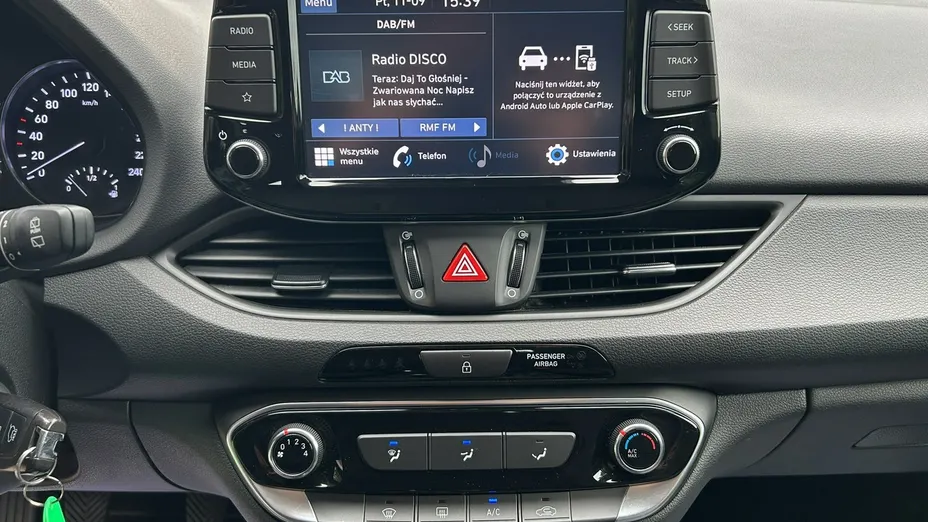 HYUNDAI i30 -