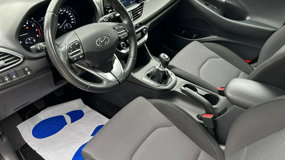 HYUNDAI i30 -