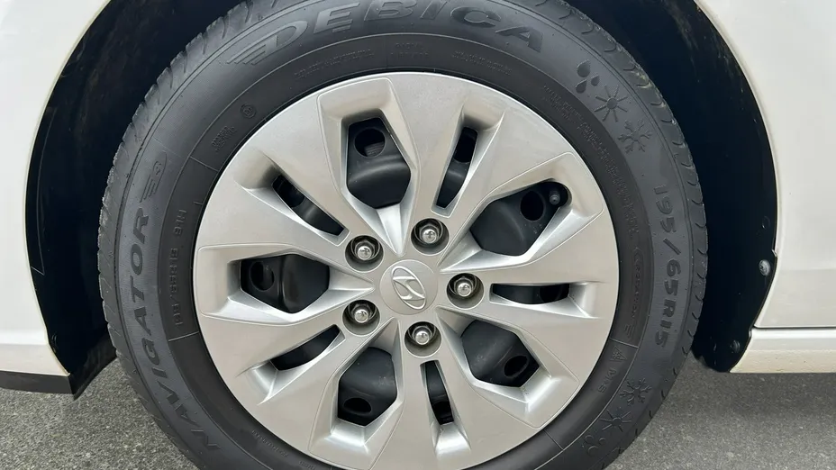 HYUNDAI i30 -
